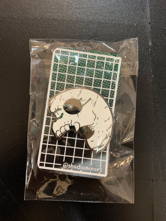 Skull Enamel Pin