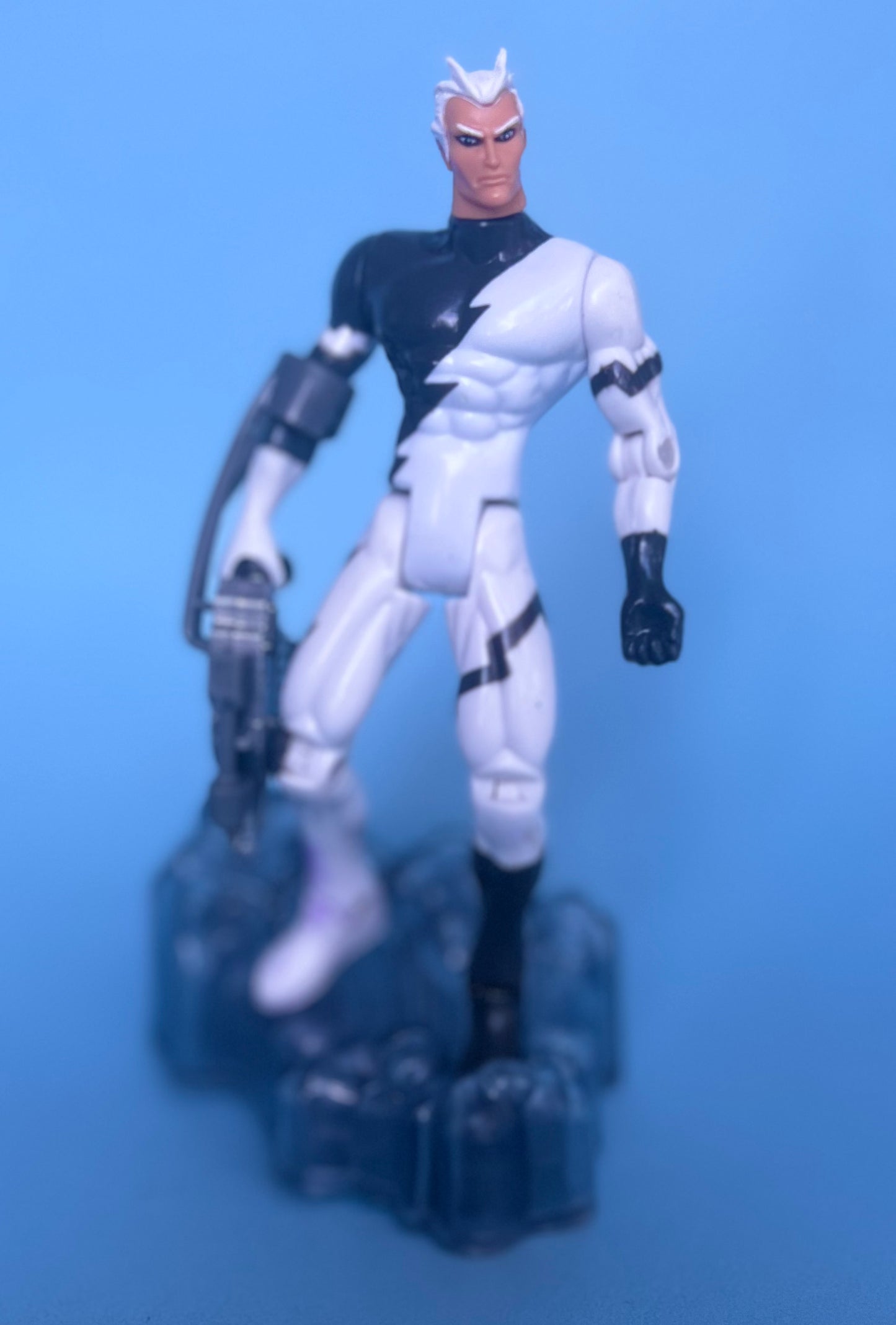 Toy Biz Mutant Armor Quicksilver Action Figure