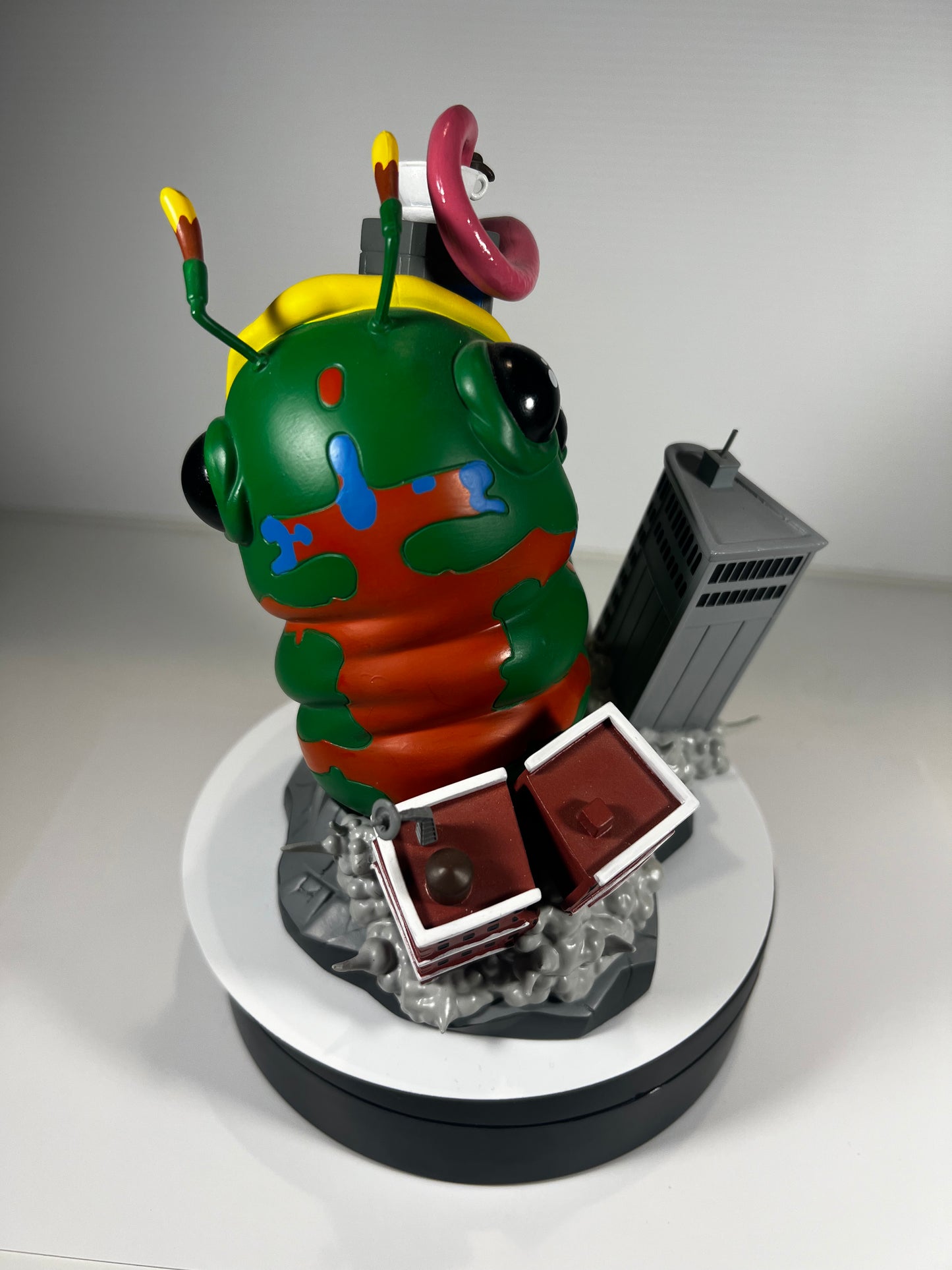 Wrath of Wormzilla! Designer Statue