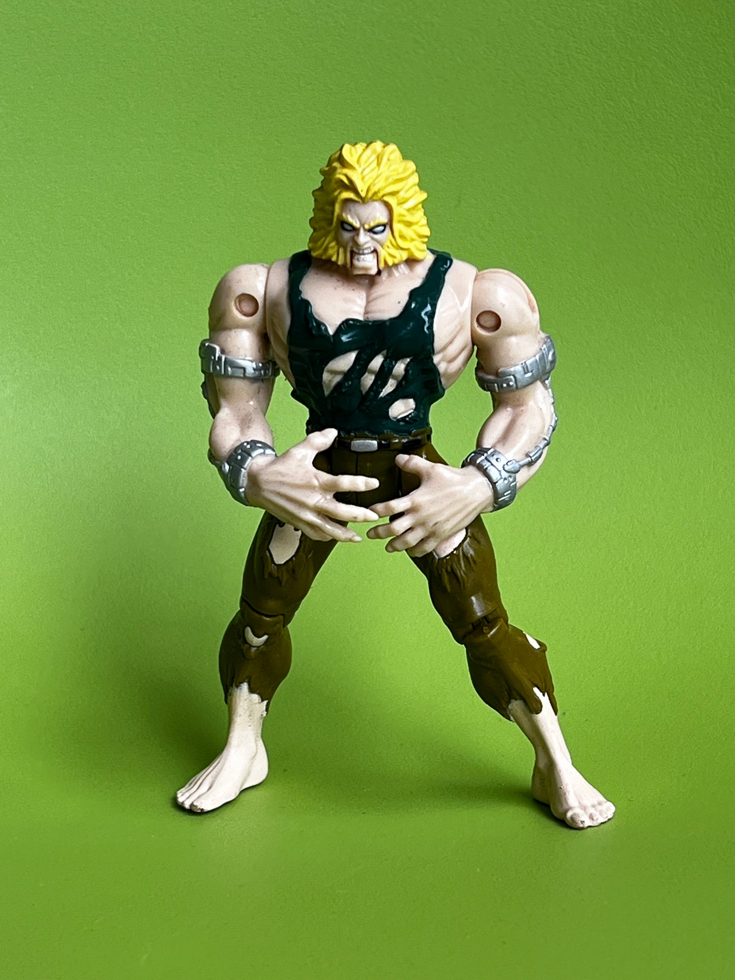 Toy Biz Captive Sabretooth Action Figure