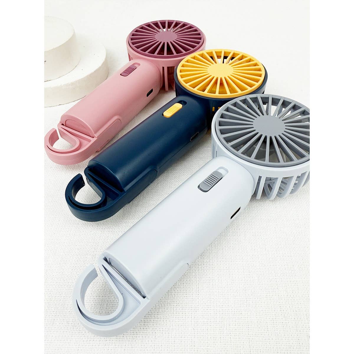 Portable Hand Fan with Pull out Stand: MIX COLOR