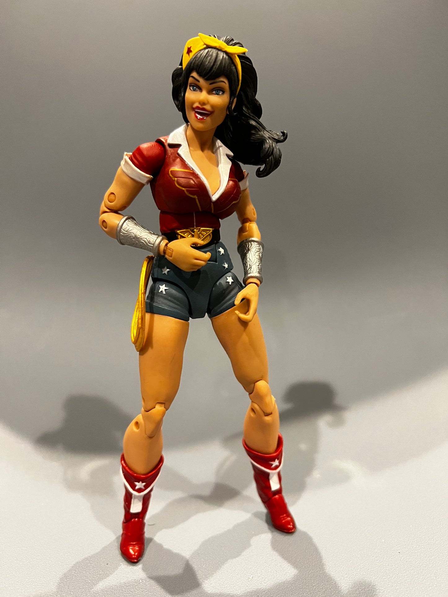 DC Designer Series WONDER WOMAN - BOMBSHELLS 7" Figure